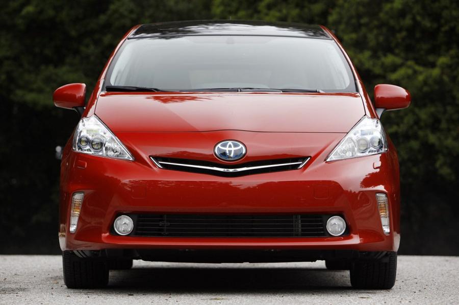 Toyota Prius V 2011 года  (фото 158 из 208)